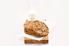 Maxi Triple Chocolate Cookies